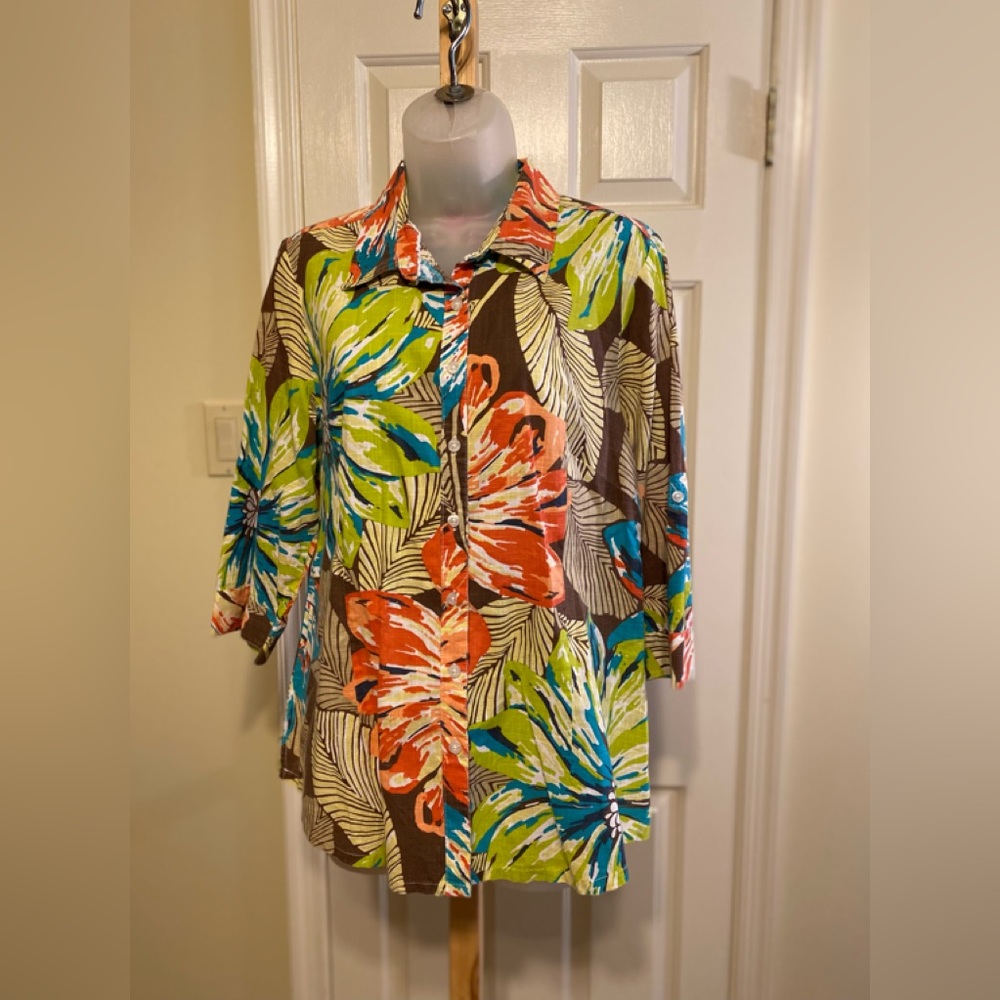 Papagallo - Woman’s tropical floral pattern shirt with 3/4 rollup sleeves, LP
